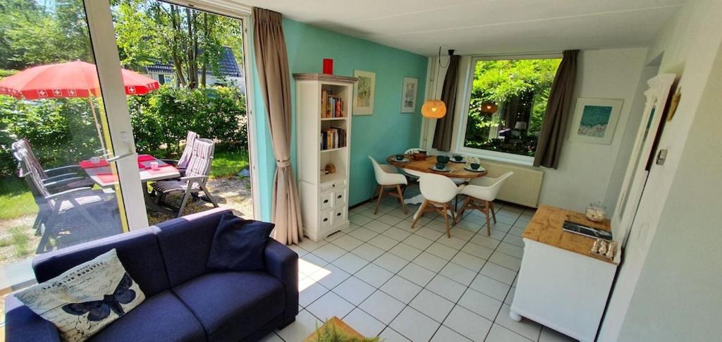 إيجموند-بينن Bungalows - Bungalowpark Mooyeveld - Uniek Gelegen In De Duinen! الغرفة الصورة